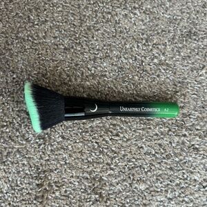 Unearthly Cosmetics "A2" face brush